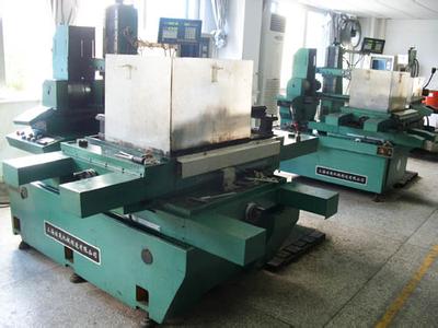 充磁機線圈夾具廠家的線割機床